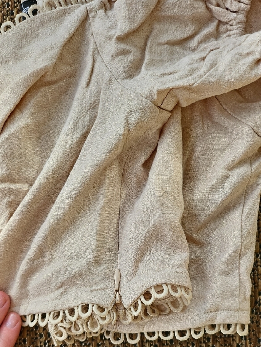 bebe Cream Puff-Sleeve Ruched Cropped Top - Picture 4 of 4